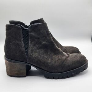 Bullboxer B52 chunky suede lugsole ankle boots